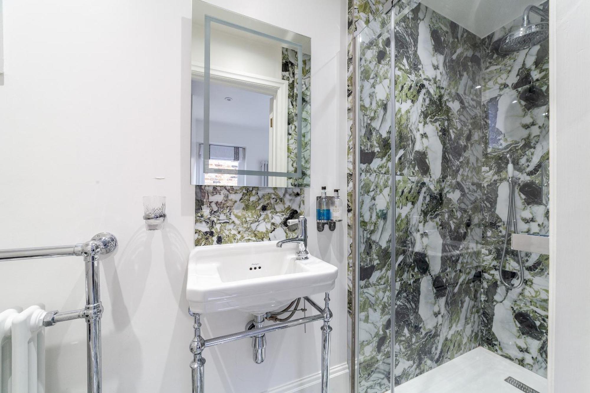 The New Cross Premier Rooms Londen Buitenkant foto